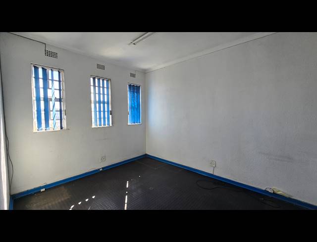 1,772M² WAREHOUSE FOR SALE IN SEBENZA